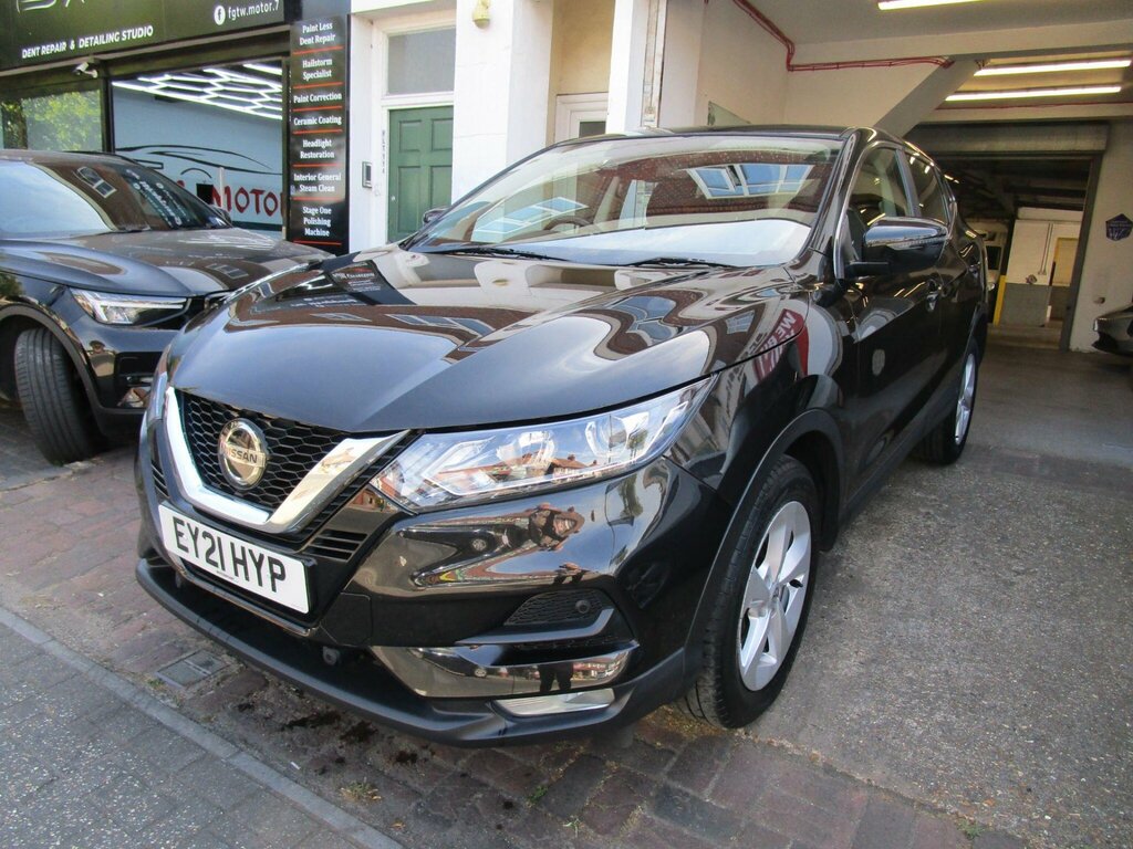 Nissan Qashqai 1.3 Dig-t Acenta Premium Dct Euro 6 Ss EY21HYP Black #2