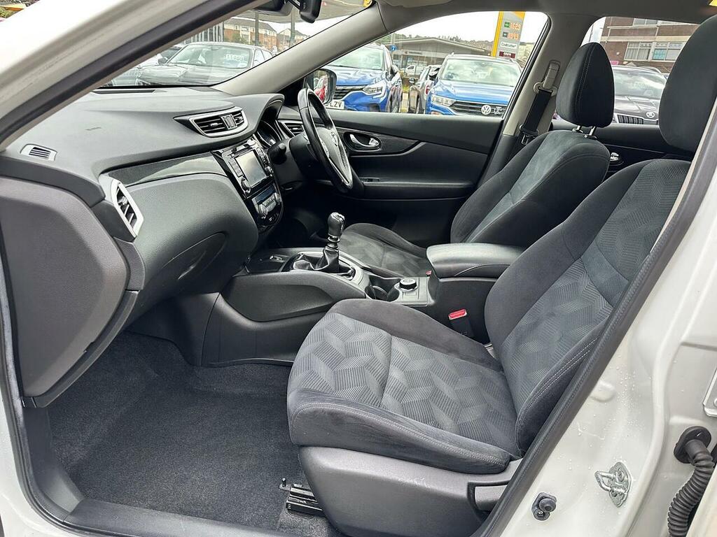 Nissan X-Trail 1.6L Dci N-tec 130 Bhp Red #24