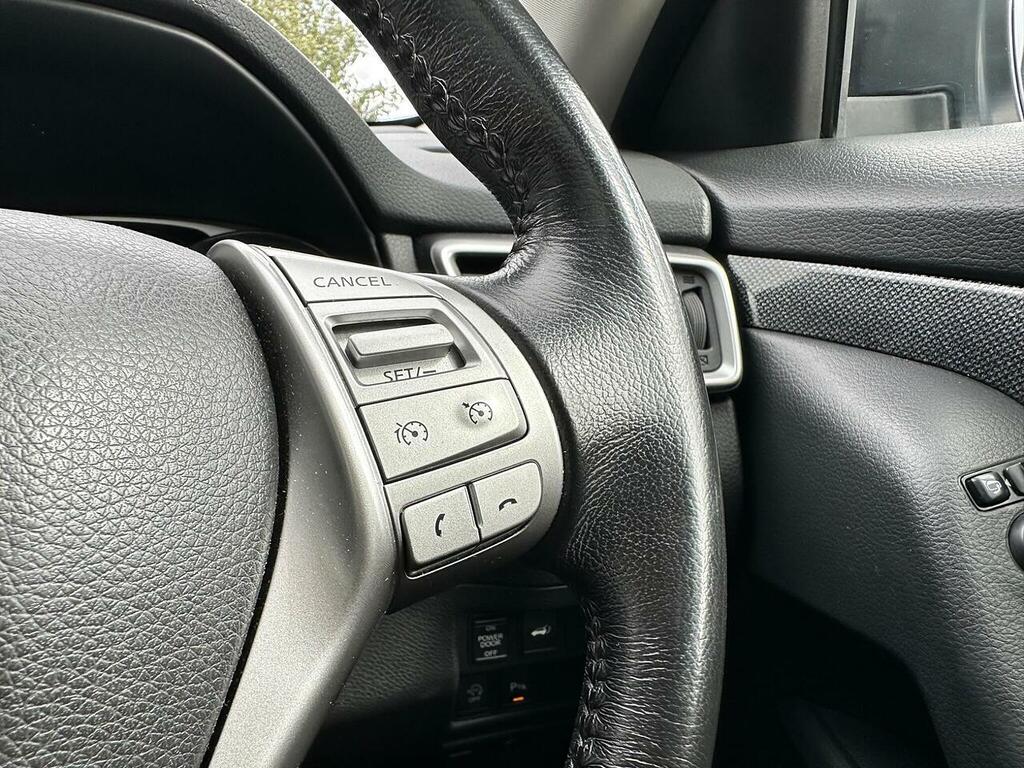 Nissan X-Trail 1.6L Dci N-tec 130 Bhp Red #17