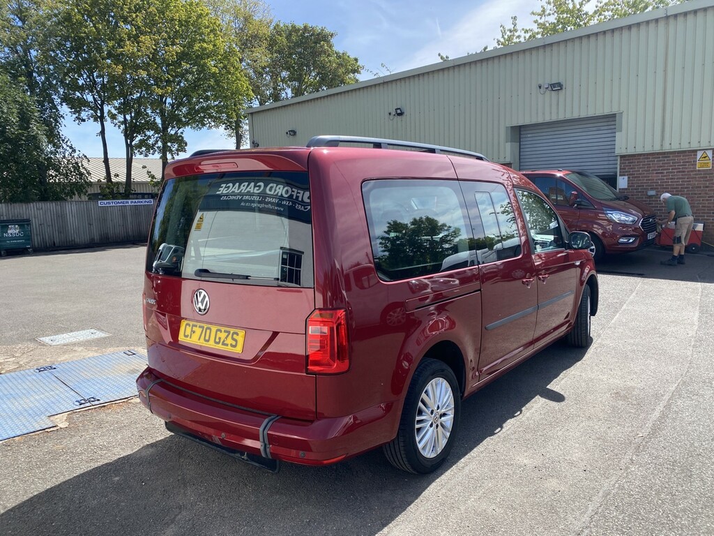 Volkswagen Caddy Maxi Life 2.0 Tdi Red #3