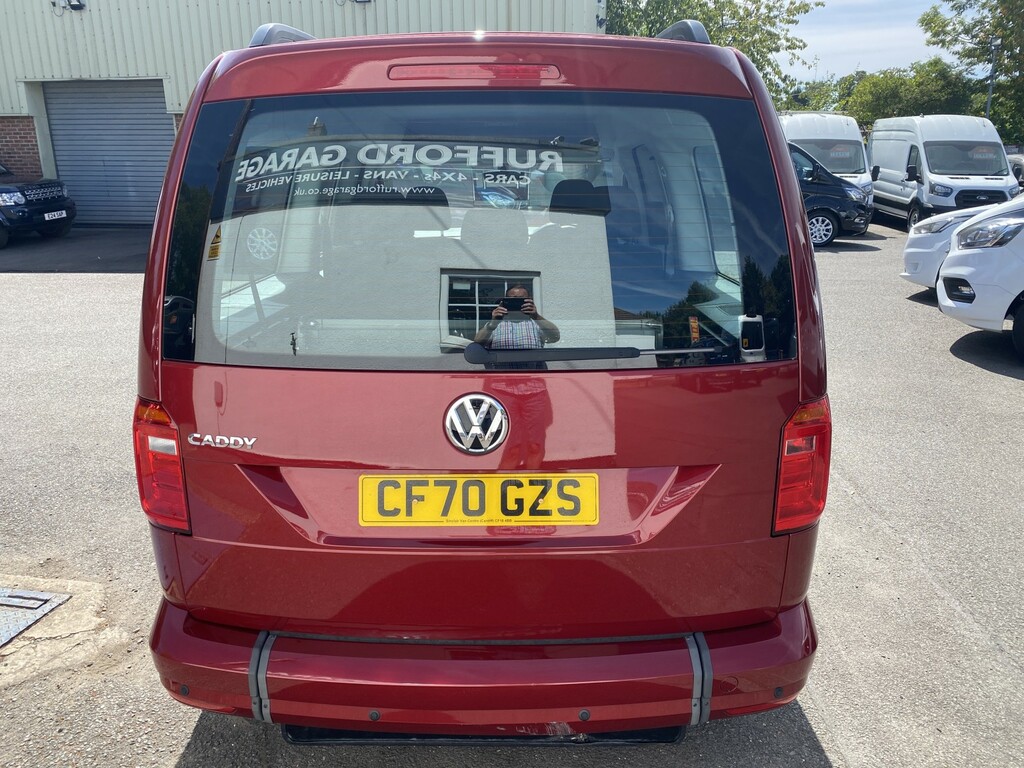 Volkswagen Caddy Maxi Life 2.0 Tdi Red #4