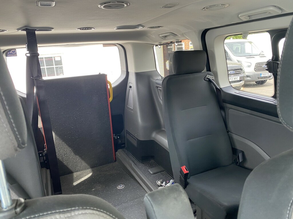 Ford Tourneo Custom 2.0 Ecoblue 130Ps Low Roof 8 Seater Zetec White #37