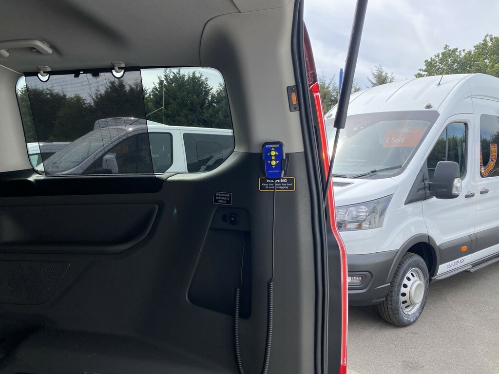 Ford Tourneo Custom 2.0 Ecoblue 130Ps Low Roof 8 Seater Zetec White #29