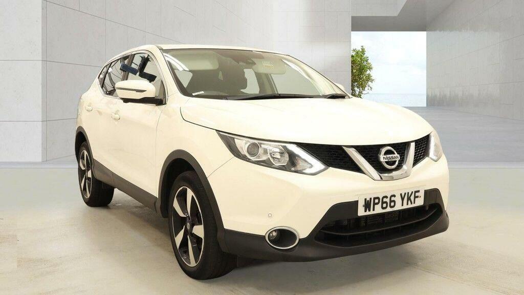 Nissan Qashqai 1.5 Dci Acenta Zero Tax Low Miles Sat Nav Dab White #1