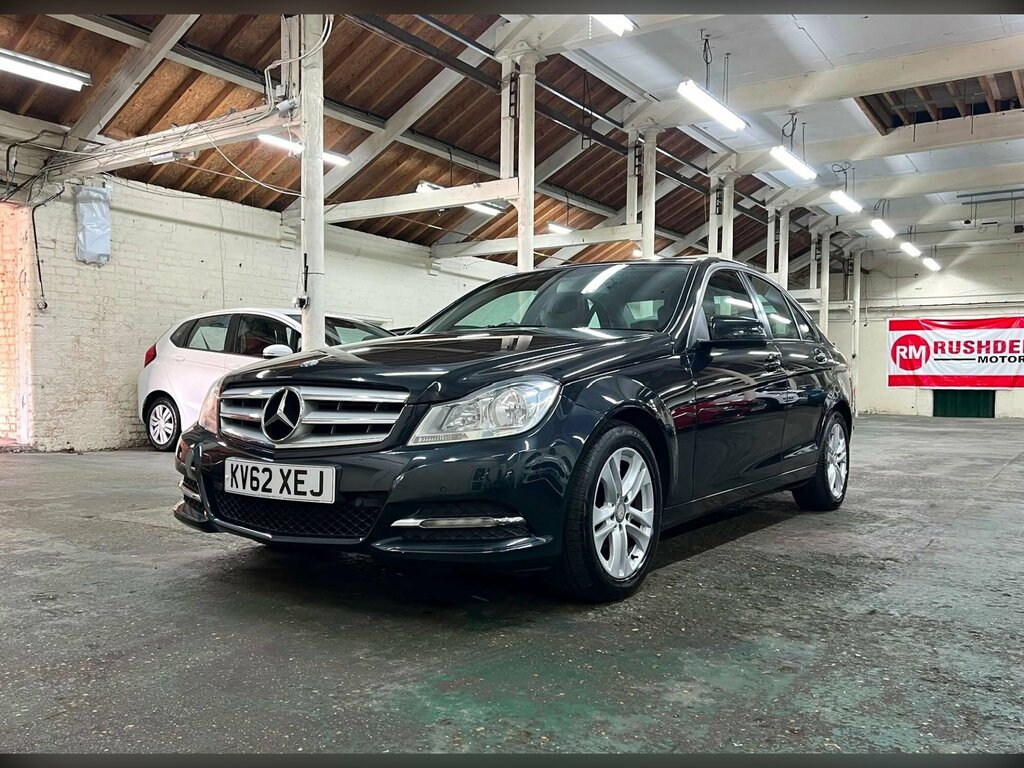 Mercedes-Benz C Class 2.1 C200 Cdi Blueefficiency Executive Se G-tronic Black #3