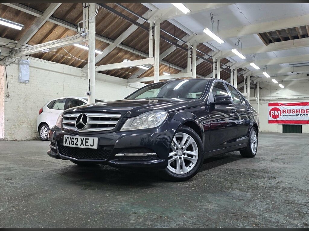 Mercedes-Benz C Class 2.1 C200 Cdi Blueefficiency Executive Se G-tronic Black #2
