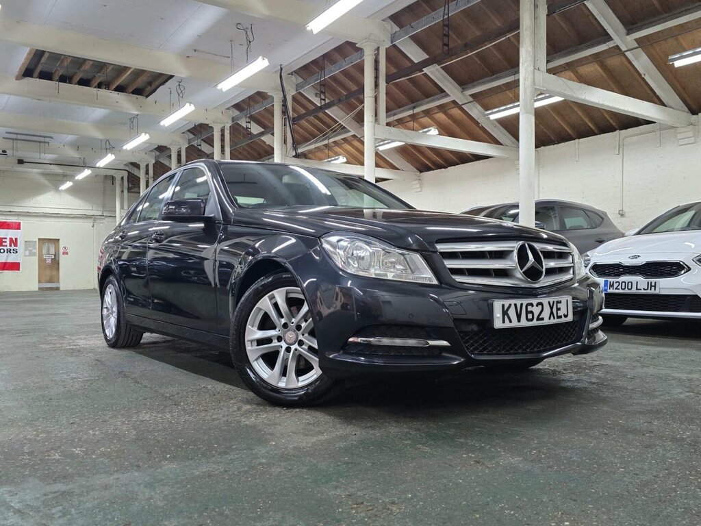 Mercedes-Benz C Class 2.1 C200 Cdi Blueefficiency Executive Se G-tronic Black