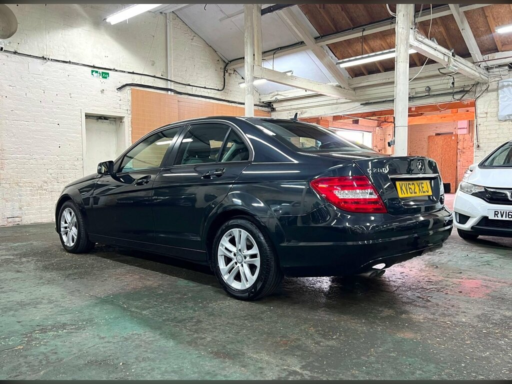 Mercedes-Benz C Class 2.1 C200 Cdi Blueefficiency Executive Se G-tronic Black #5