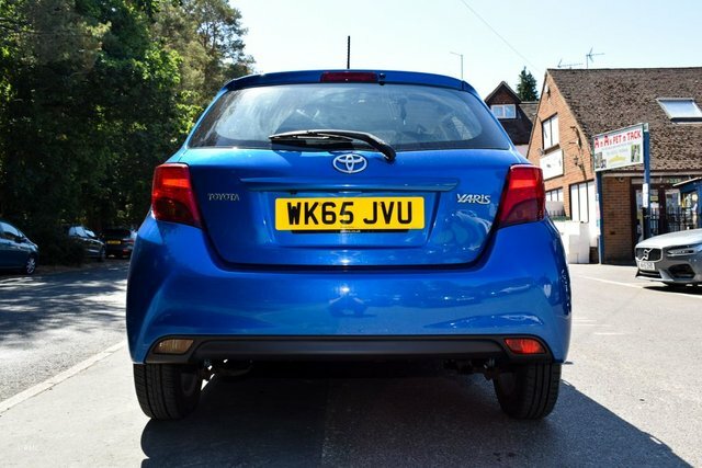 Toyota Yaris 2015 1.33 Dual Vvt-i Icon Hatchback Man Blue #5