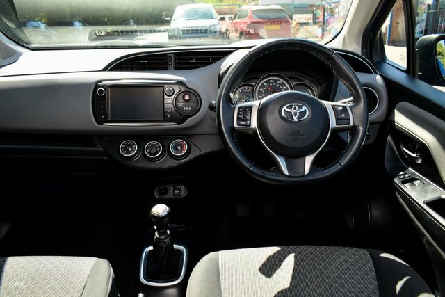 Toyota Yaris 1.0 Vvt-i Icon  #10