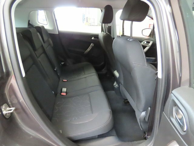 Peugeot 2008 Suv 1.2 Puretech Allure Euro 6 201666 White #10