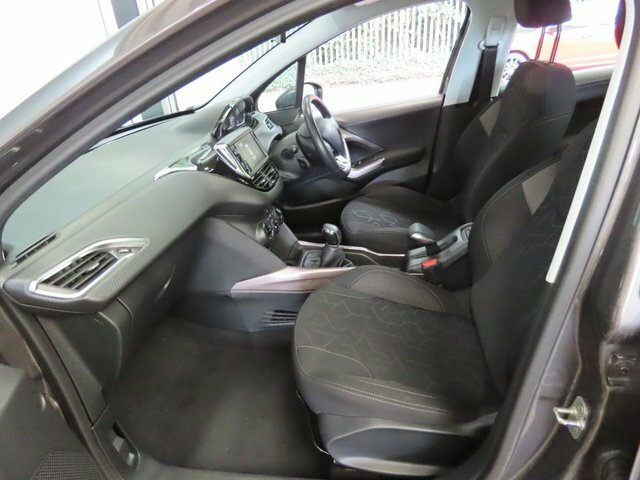 Peugeot 2008 Suv 1.2 Puretech Allure Euro 6 201666 White #11