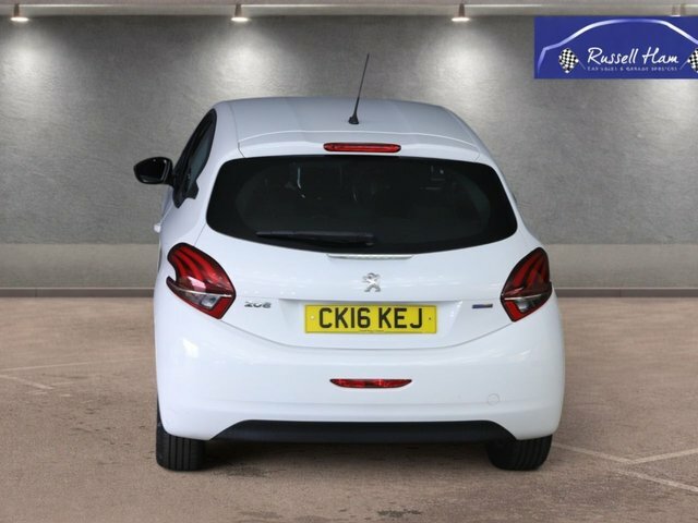Peugeot 208 1.2 Puretech Xs Lime Hatchback E White #4