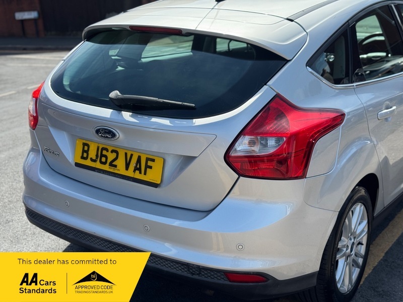 Ford Focus 1.0 Ecoboost Zetec One Family Owner - Bluet Red #16