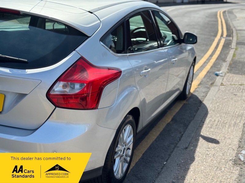 Ford Focus 1.0 Ecoboost Zetec One Family Owner - Bluet Red #17
