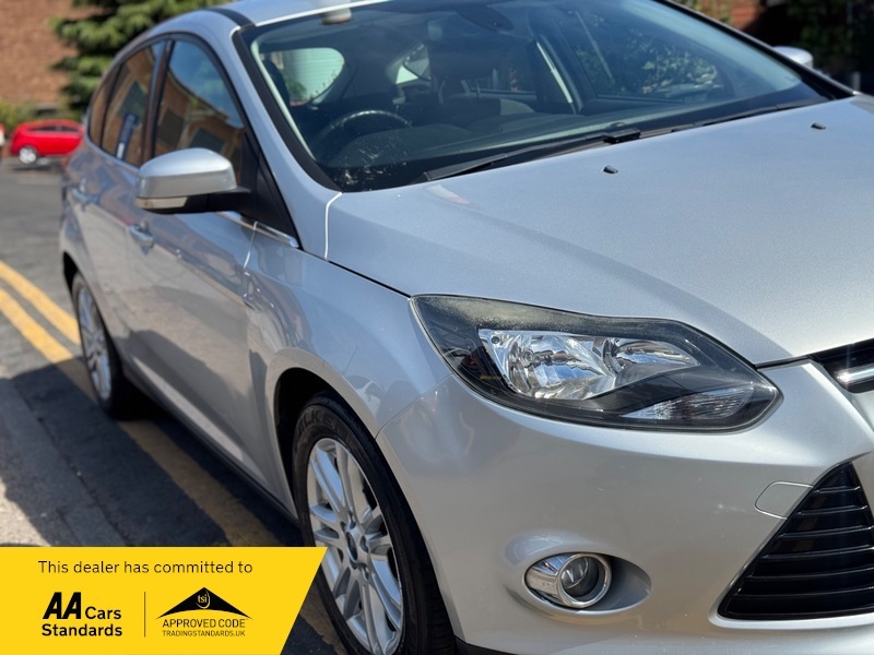 Ford Focus 1.0 Ecoboost Zetec One Family Owner - Bluet Red #15