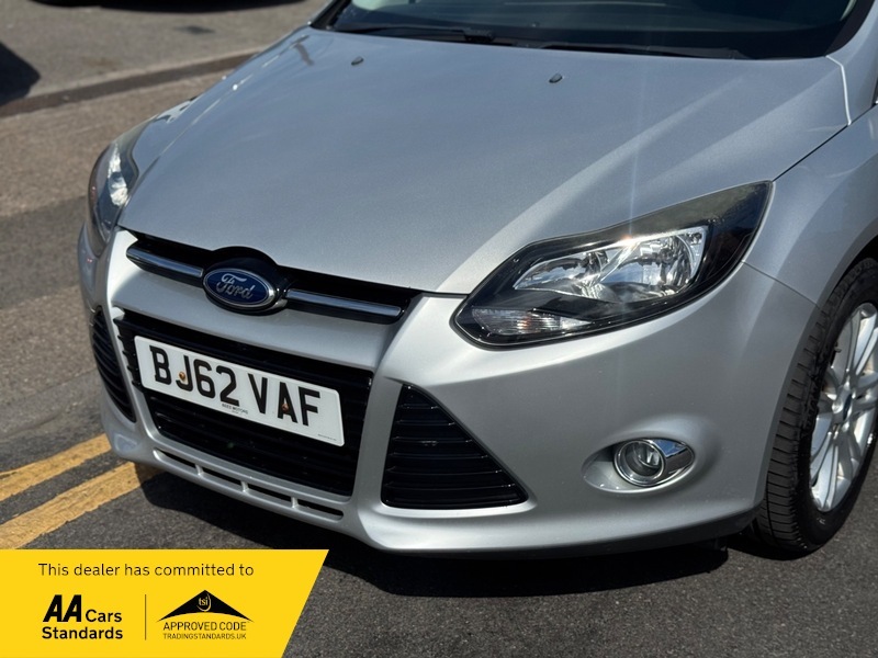 Ford Focus 1.0 Ecoboost Zetec One Family Owner - Bluet Red #13