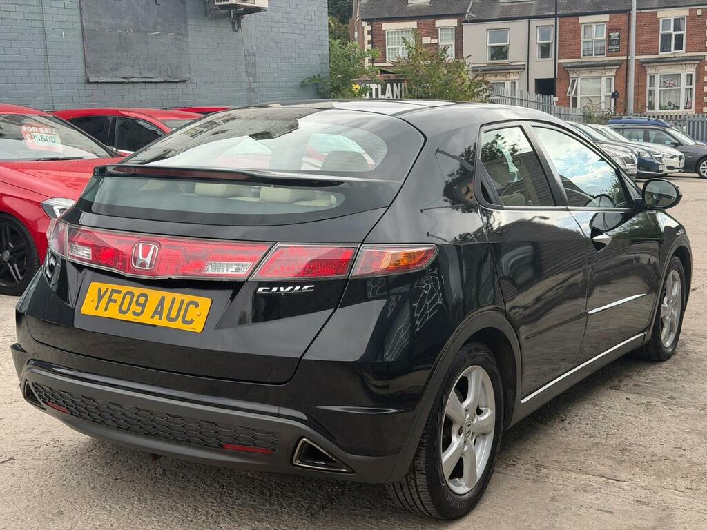 Honda Civic 1.8 I-vtec Es Black #4