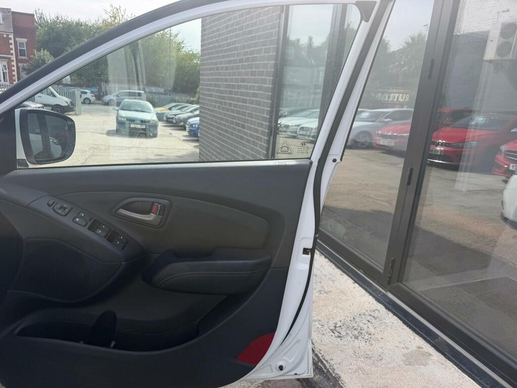 Hyundai Ix35 Suv 2.0 Crdi Se 4Wd Euro 5 Nav 201414 Blue #9