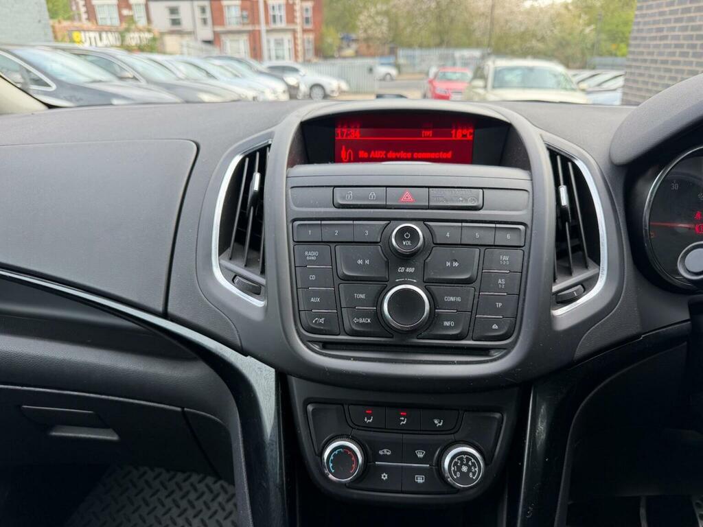 Vauxhall Zafira Tourer Sri White #11
