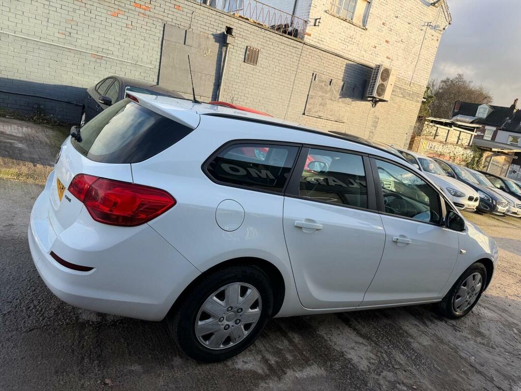 Vauxhall Astra 1.6 16V Exclusiv Sports Tourer Euro 5 Silver #8