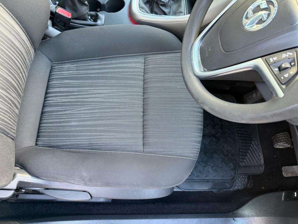 Vauxhall Astra 1.6 16V Exclusiv Sports Tourer Euro 5 Silver #13