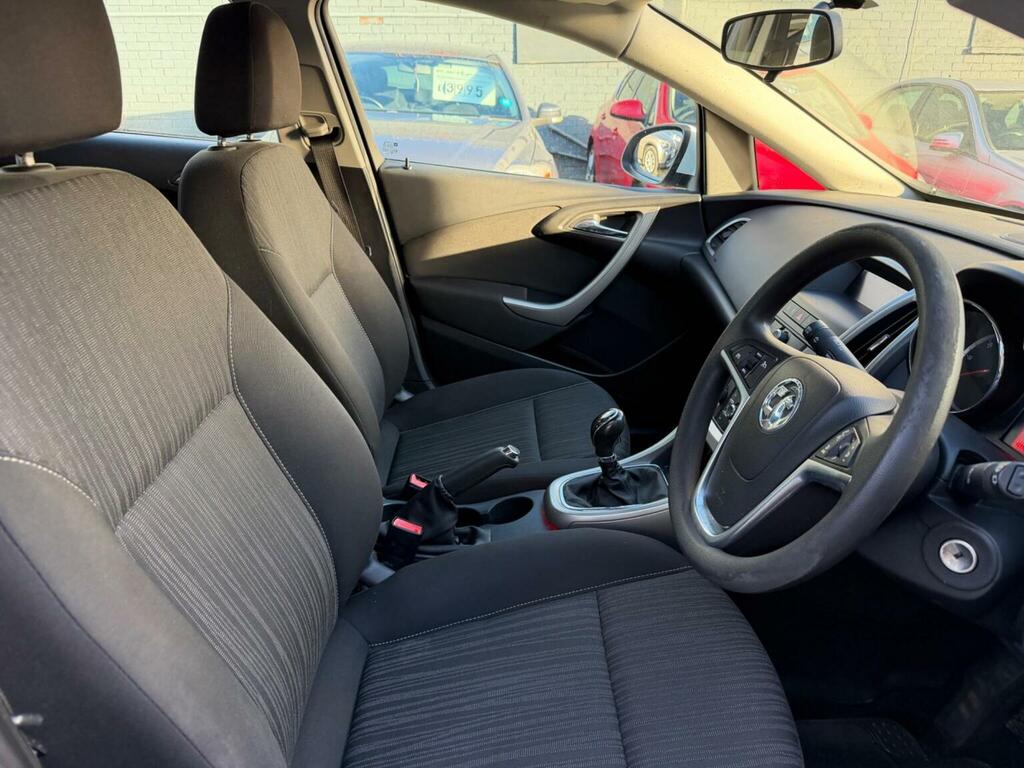 Vauxhall Astra 1.6 16V Exclusiv Sports Tourer Euro 5 Silver #10