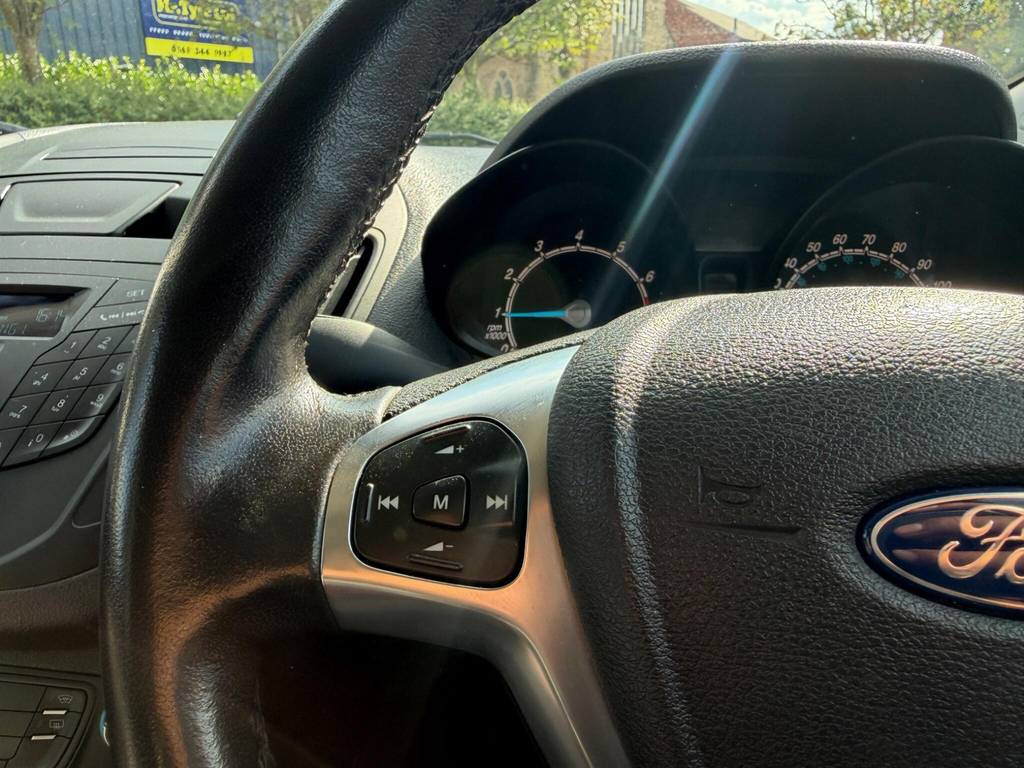 Ford Tourneo Courier Tourneo Courier Zetec Tdci Blue #17