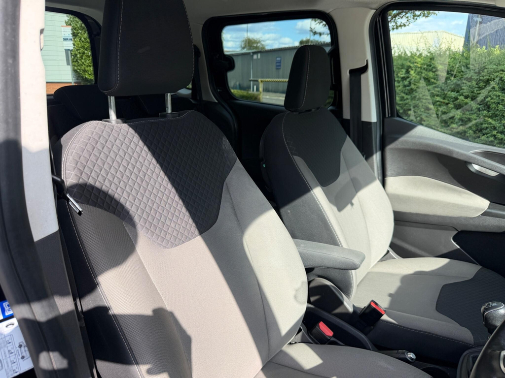 Ford Tourneo Courier 1.0 Ecoboost Zetec Euro 6 Black #5