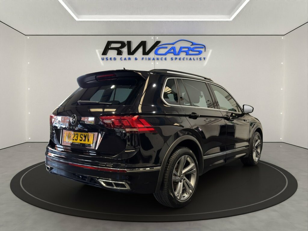 Volkswagen Tiguan 1.5L R-line Edition Black #4