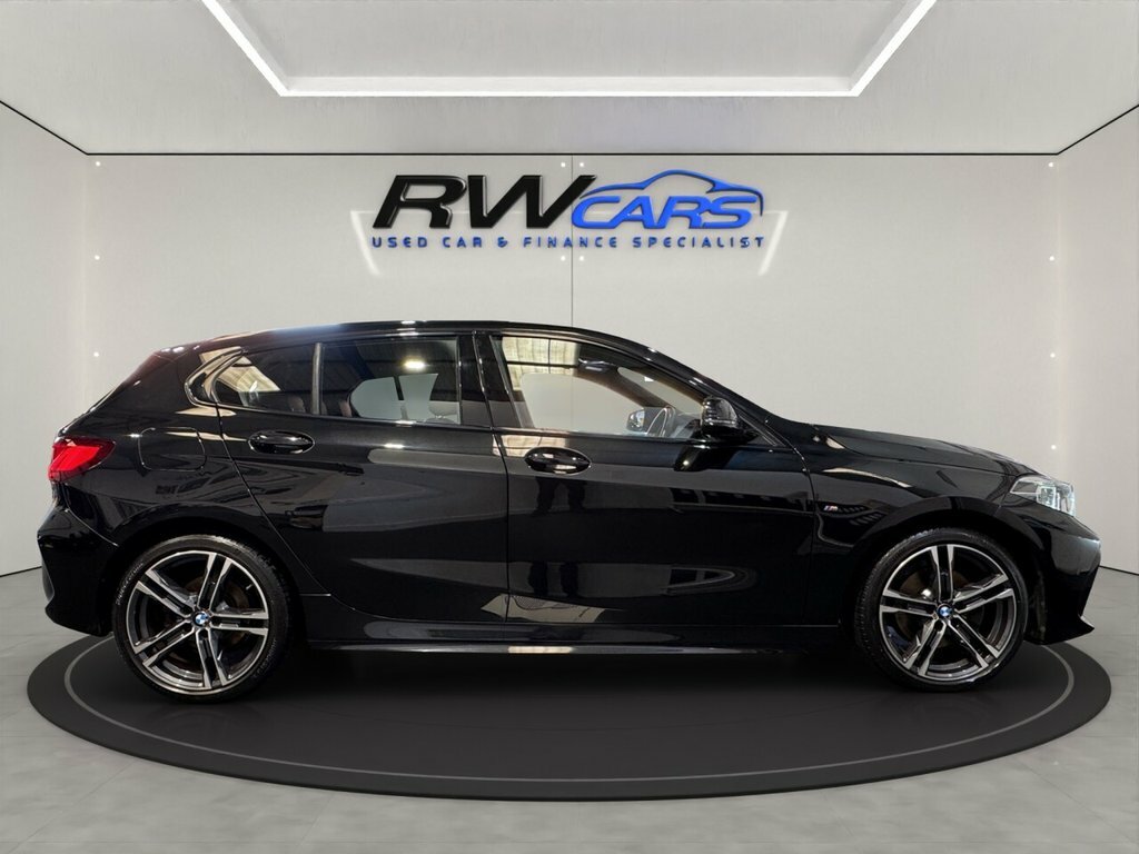 BMW 1 Series 1.5L M Sport Black #4