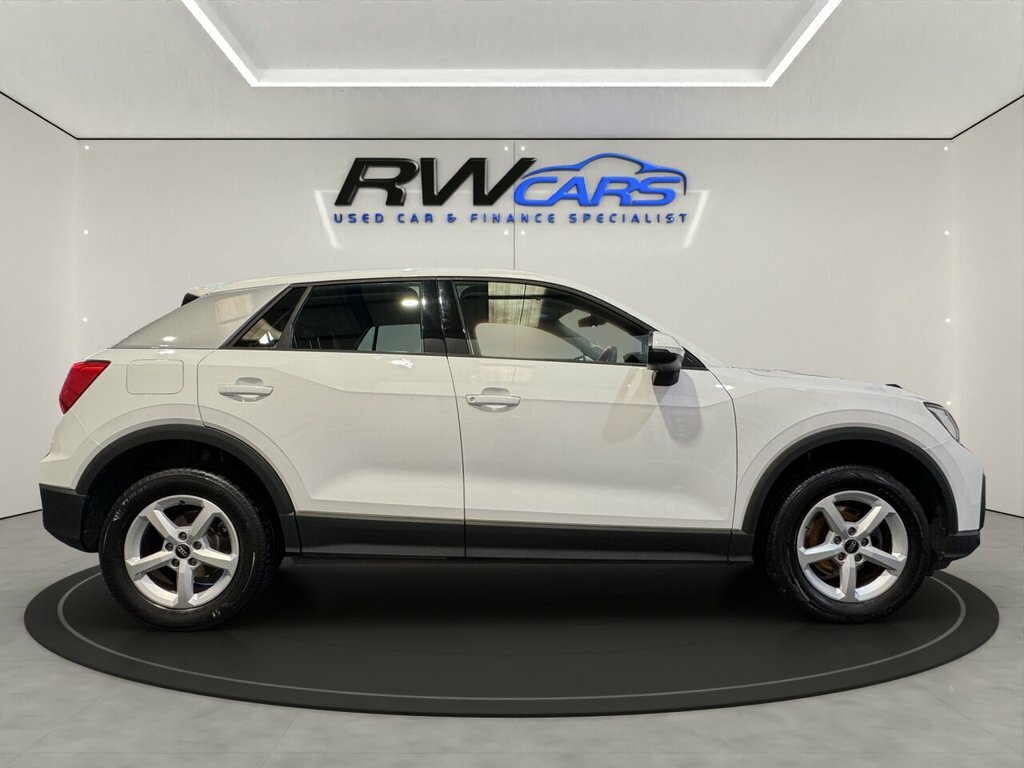 Audi Q2 1L Technik White #6