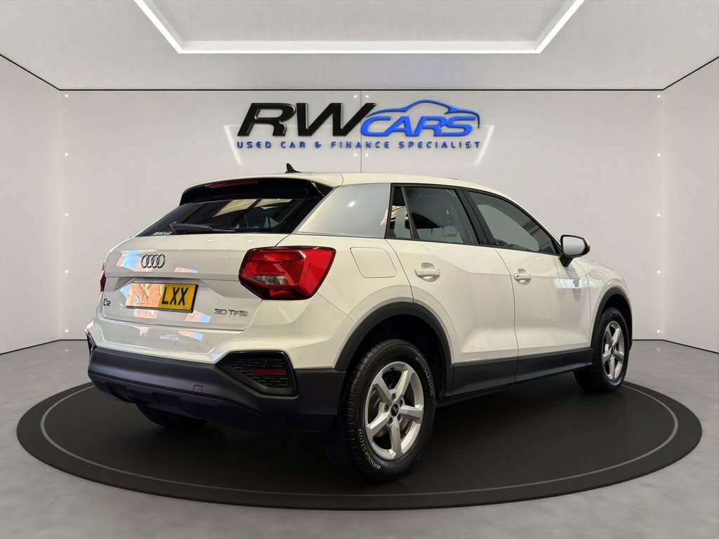 Audi Q2 1L Technik White #5