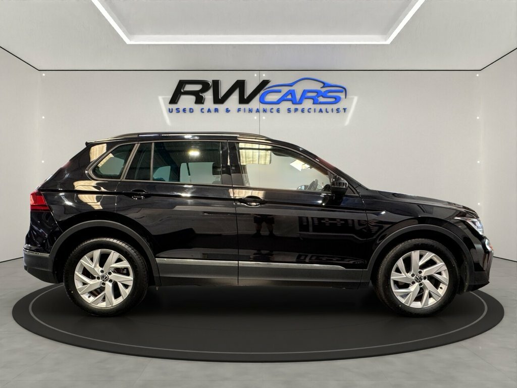 Volkswagen Tiguan 1.5L Life Black #5