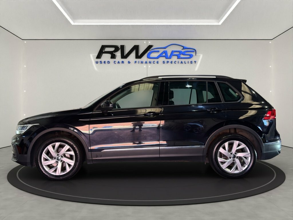 Volkswagen Tiguan 1.5L Life Black