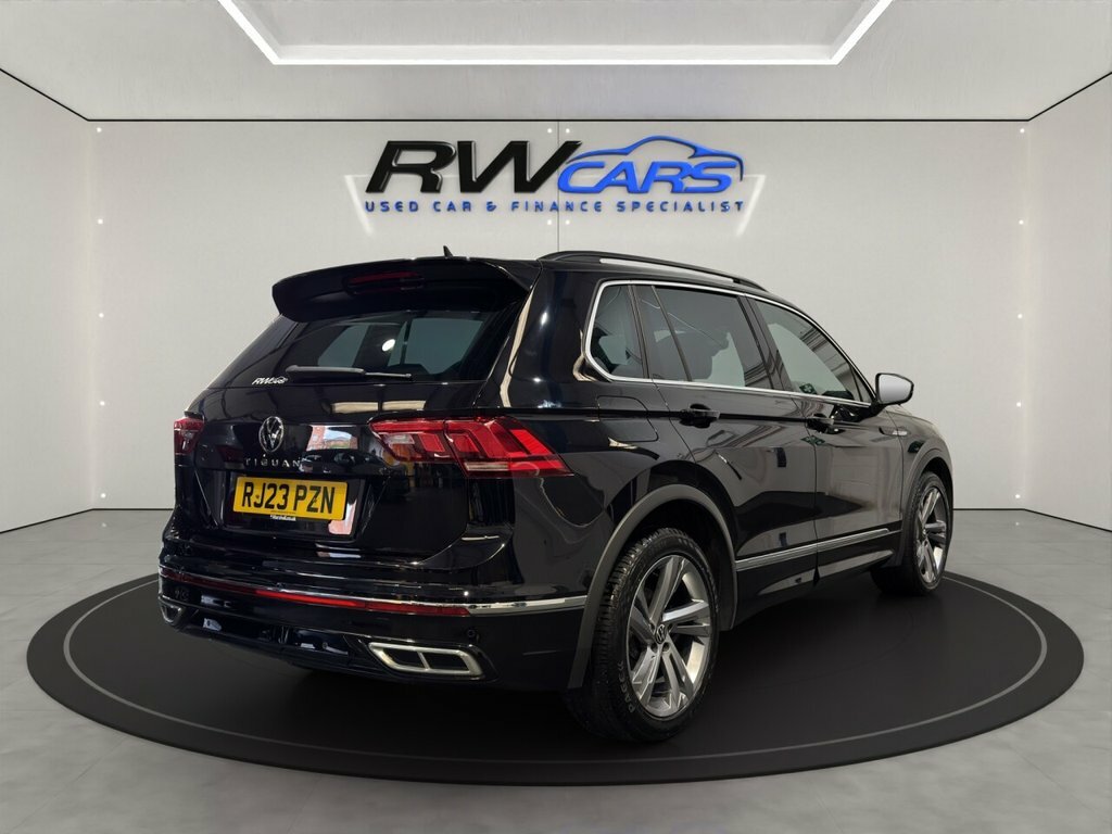 Volkswagen Tiguan 1.5L R-line Edition Black #4