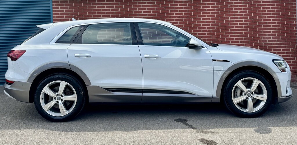 Audi E-tron Suv White #4
