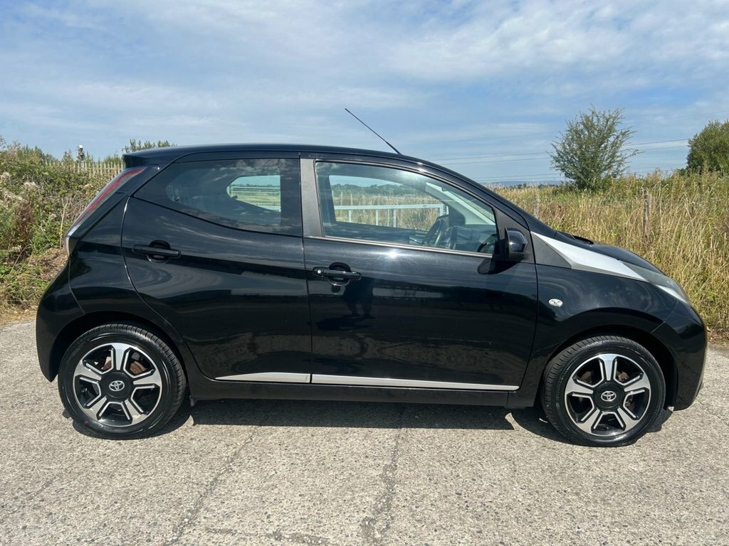 Toyota Aygo 1L X-clusiv Black #2