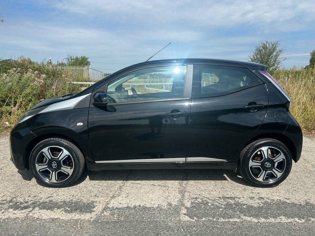 Toyota Aygo 1L X-clusiv Black #5