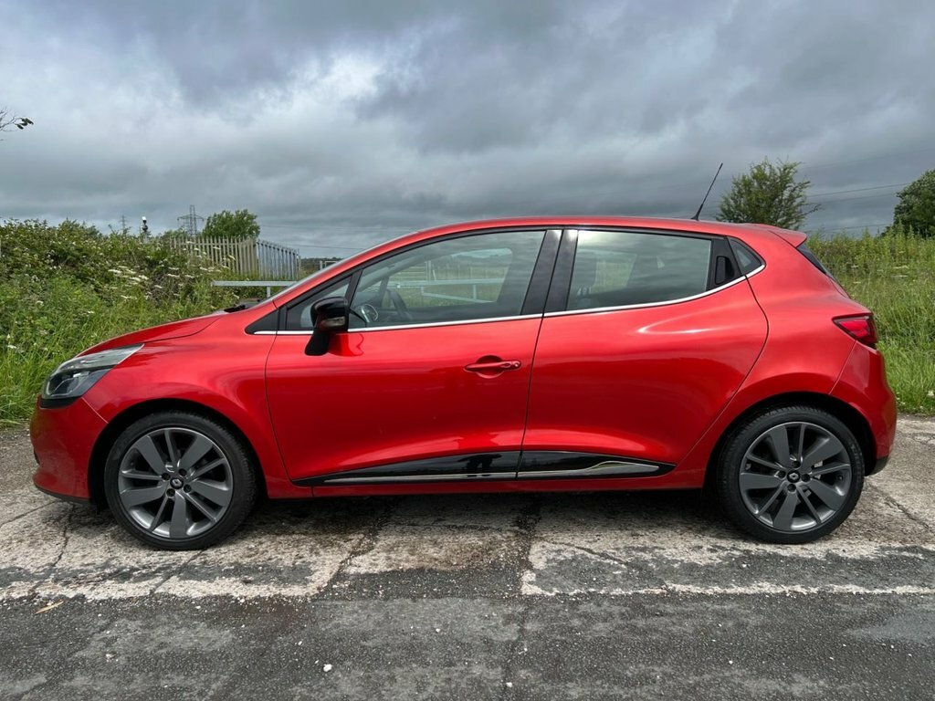 Renault Clio Hatchback SE15PCX Red #5