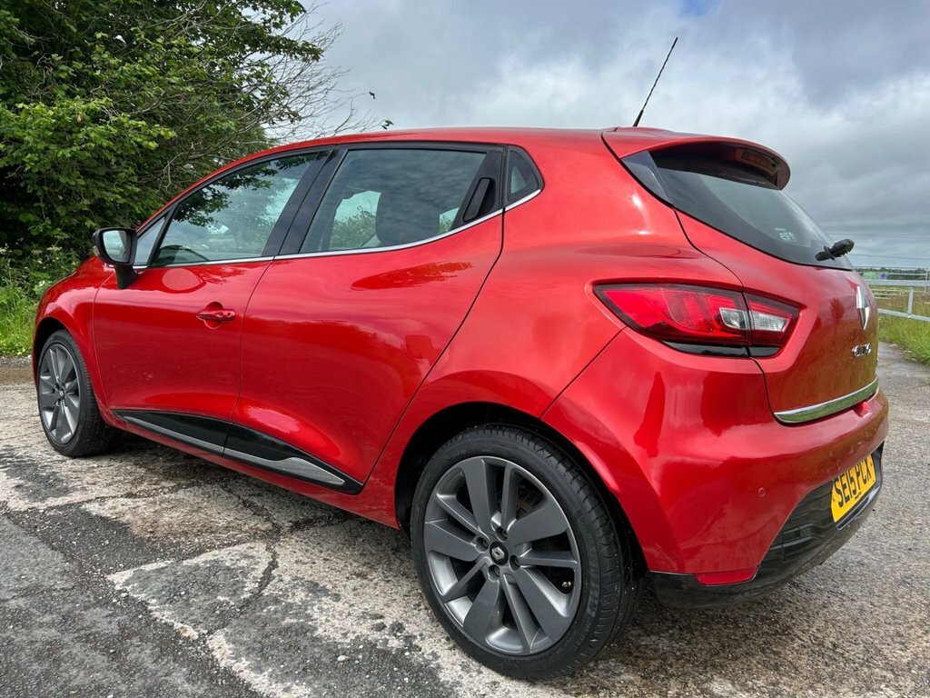 Renault Clio Hatchback SE15PCX Red #6