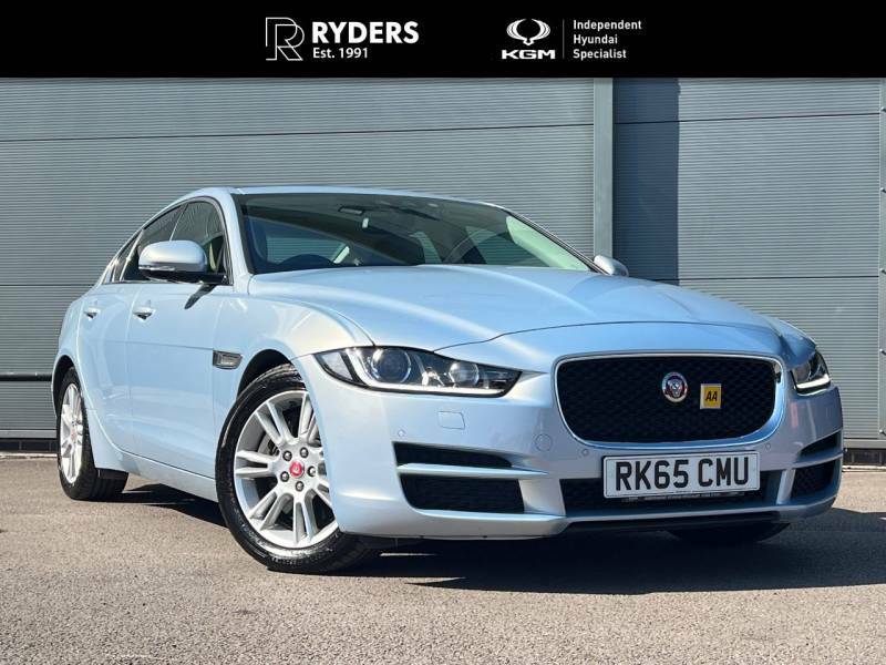 Jaguar XE 2.0 Prestige Silver #2