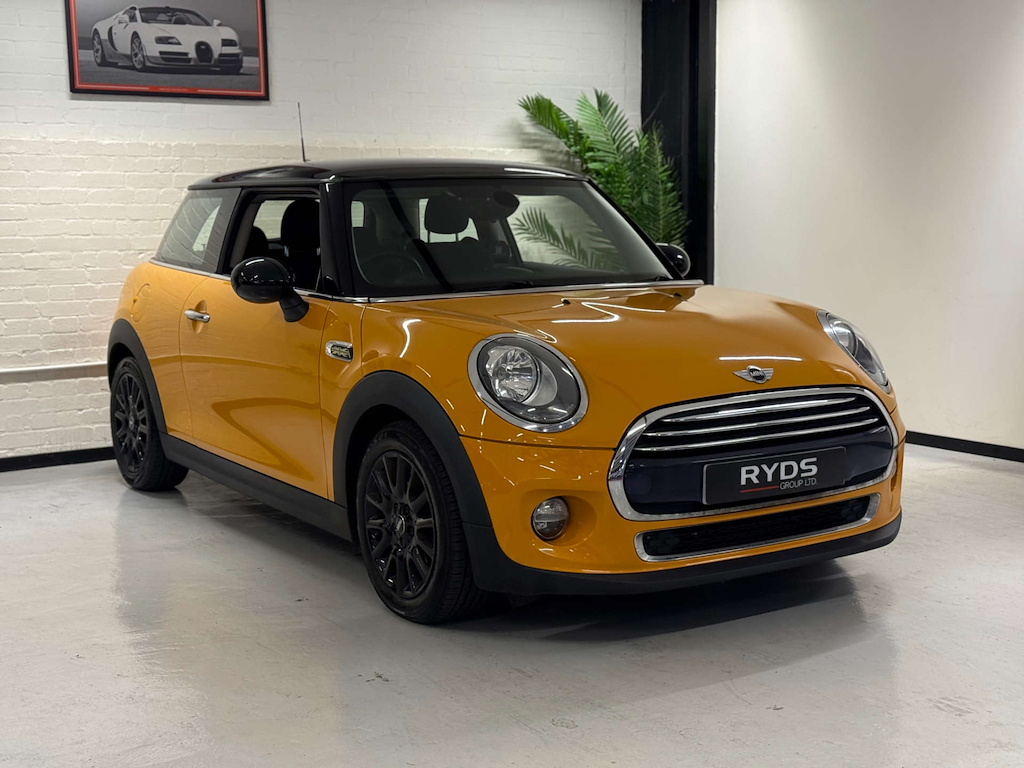 Mini Hatch Cooper Orange