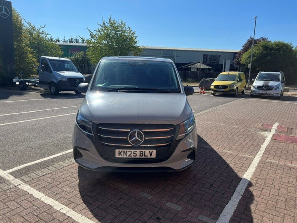 Mercedes-Benz Vito 119 Crew Select L2 Grey #4