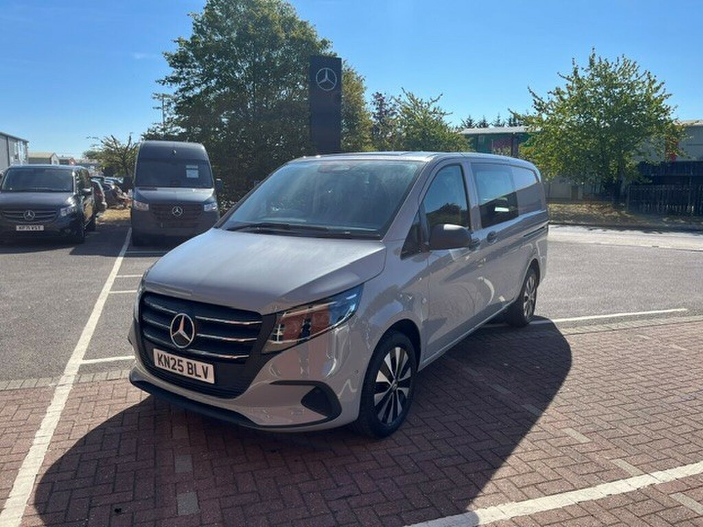 Mercedes-Benz Vito 119 Crew Select L2 Grey