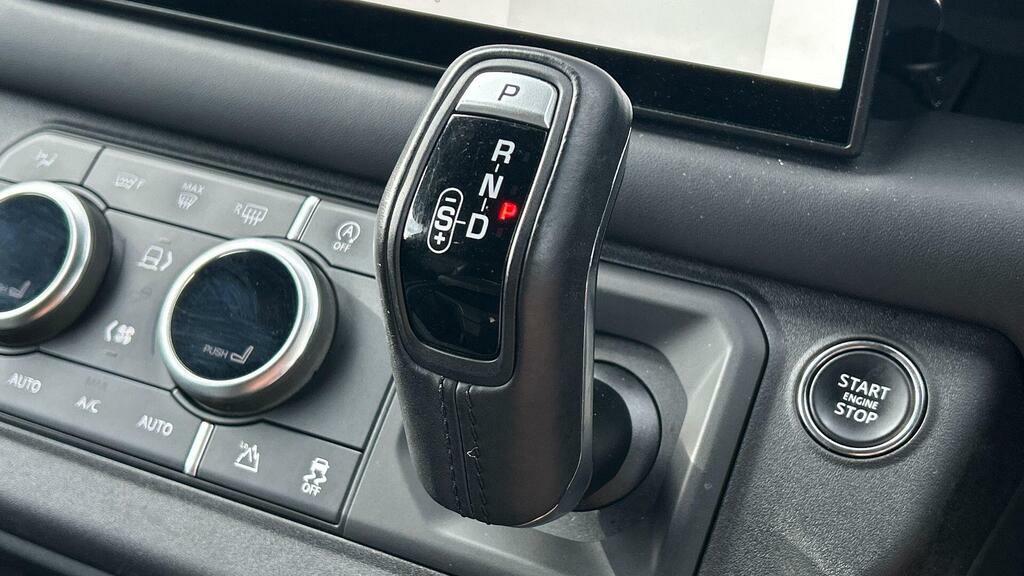 Land Rover Defender 90 3.0 D300 X-dynamic Hse 90 2024 Grey #13