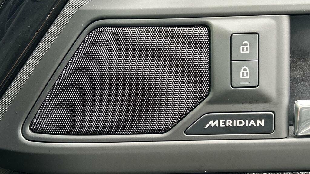 Land Rover Defender 90 3.0 D300 X-dynamic Hse 90 2024 Grey #23