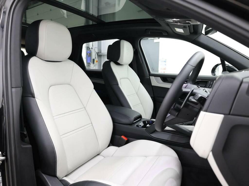 Porsche Cayenne Exeter  #4