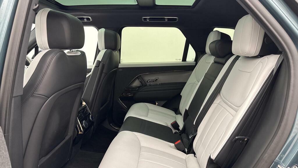 Land Rover Range Rover Sport 3.0 P460e Dynamic Se Green #4