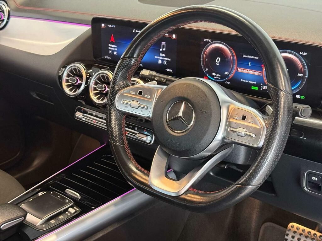 Mercedes-Benz EQA Amg Line Black #2